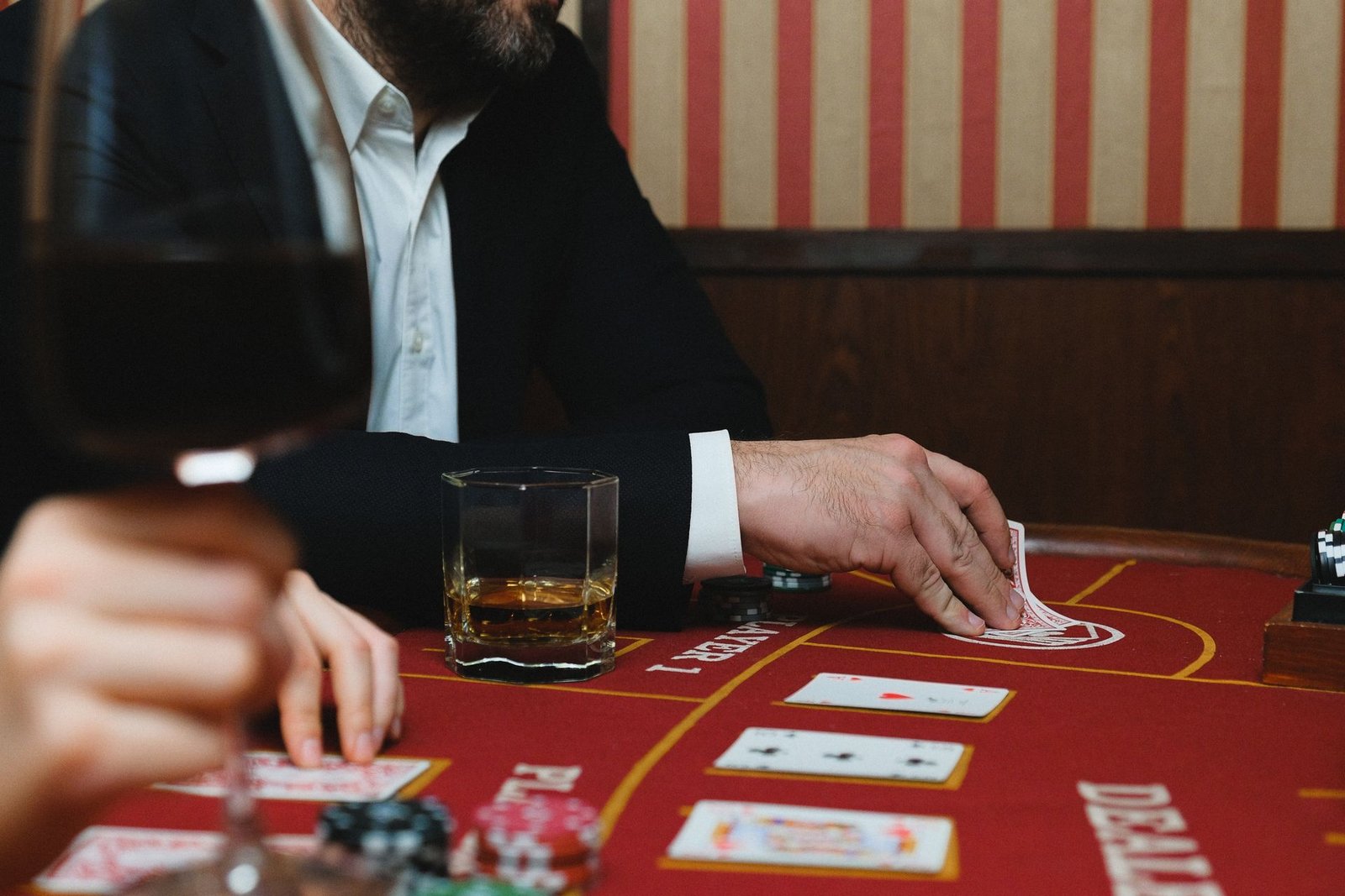 How to Clear Bonus Chips Fast at King Johnnie Casino
