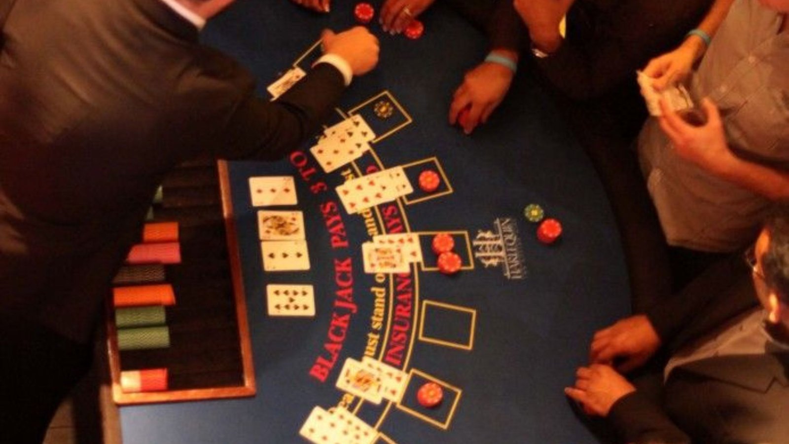 Live Casino Cashback Deals vs Slot Cashbacks